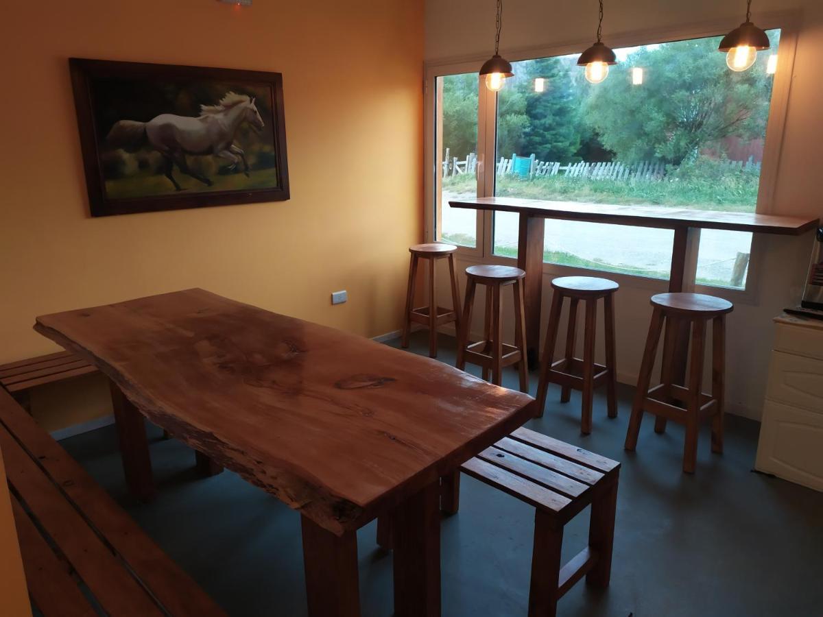 Hostel Alma Travelers El Chaltén Zewnętrze zdjęcie