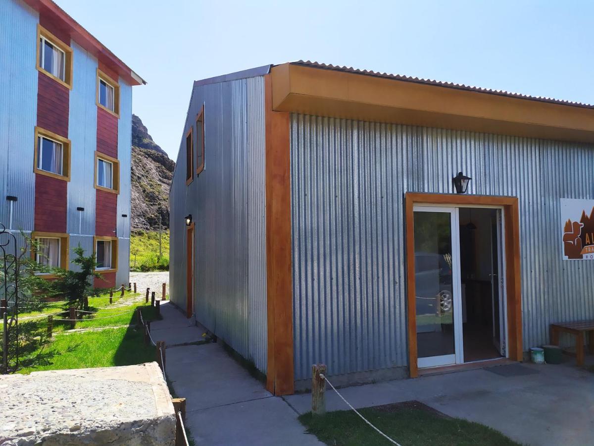 Hostel Alma Travelers El Chaltén Zewnętrze zdjęcie